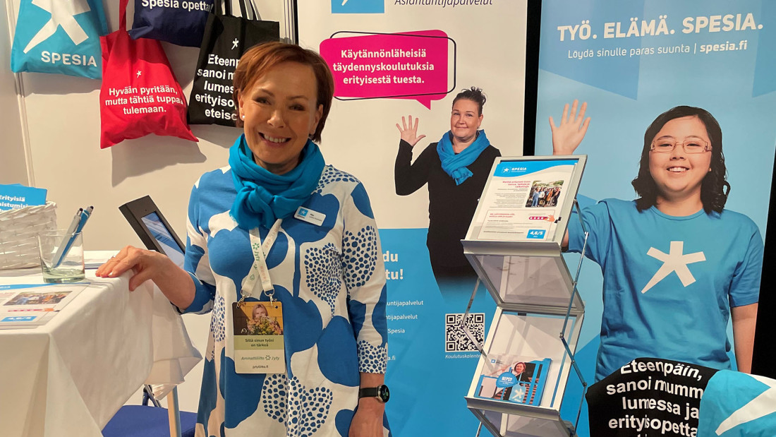 Spesia Asiantuntijapalvelujen edustaja messuständillä.