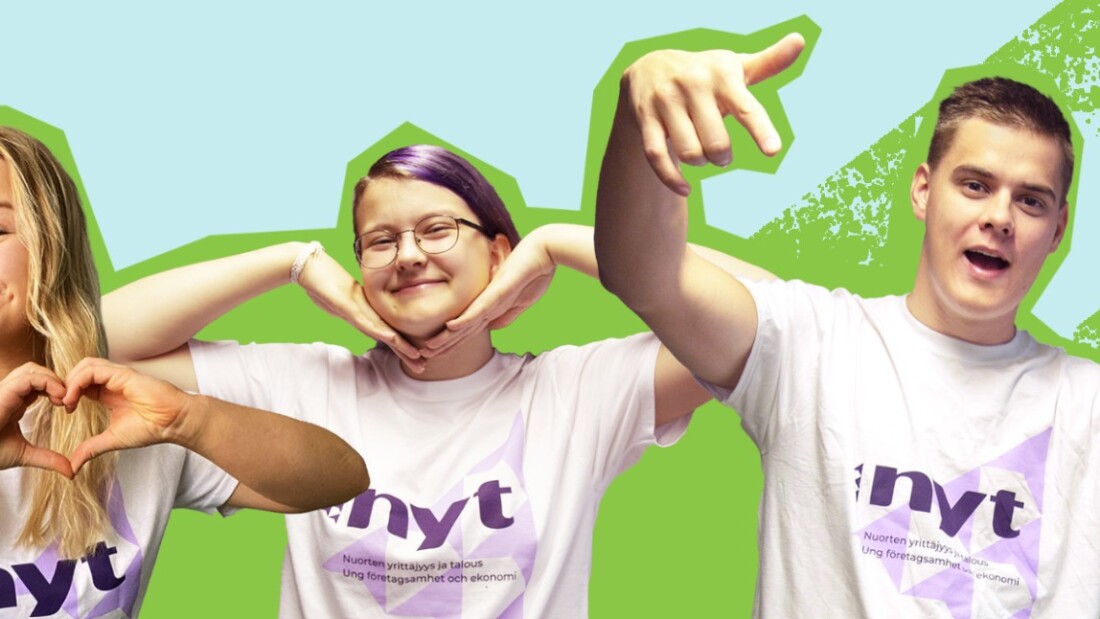 Kuvassa kolme nuorta, joiden kädet eri asennoissa.