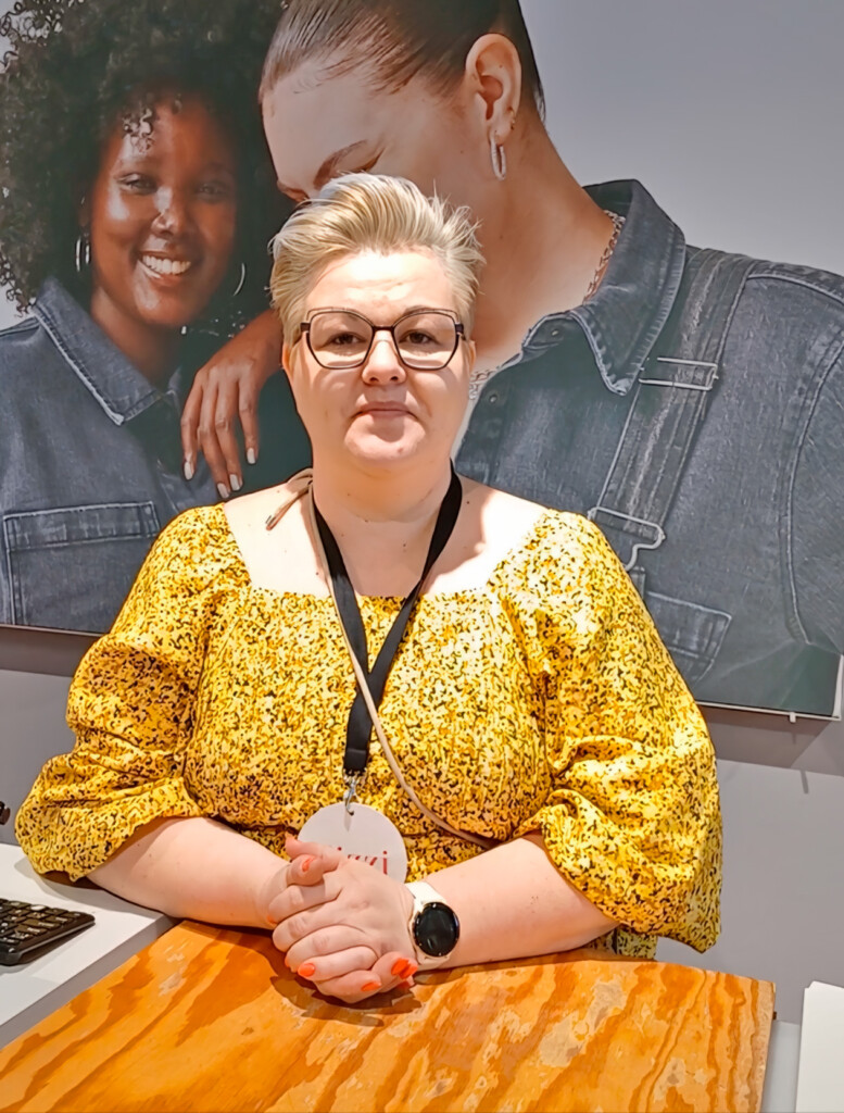 Jyväskylän Zizzin storemanager Minna Niemen henkilökuva.
